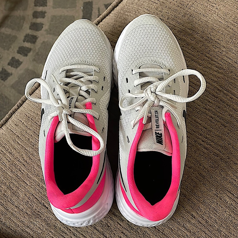 Nike Evolution Ion 4Y used once